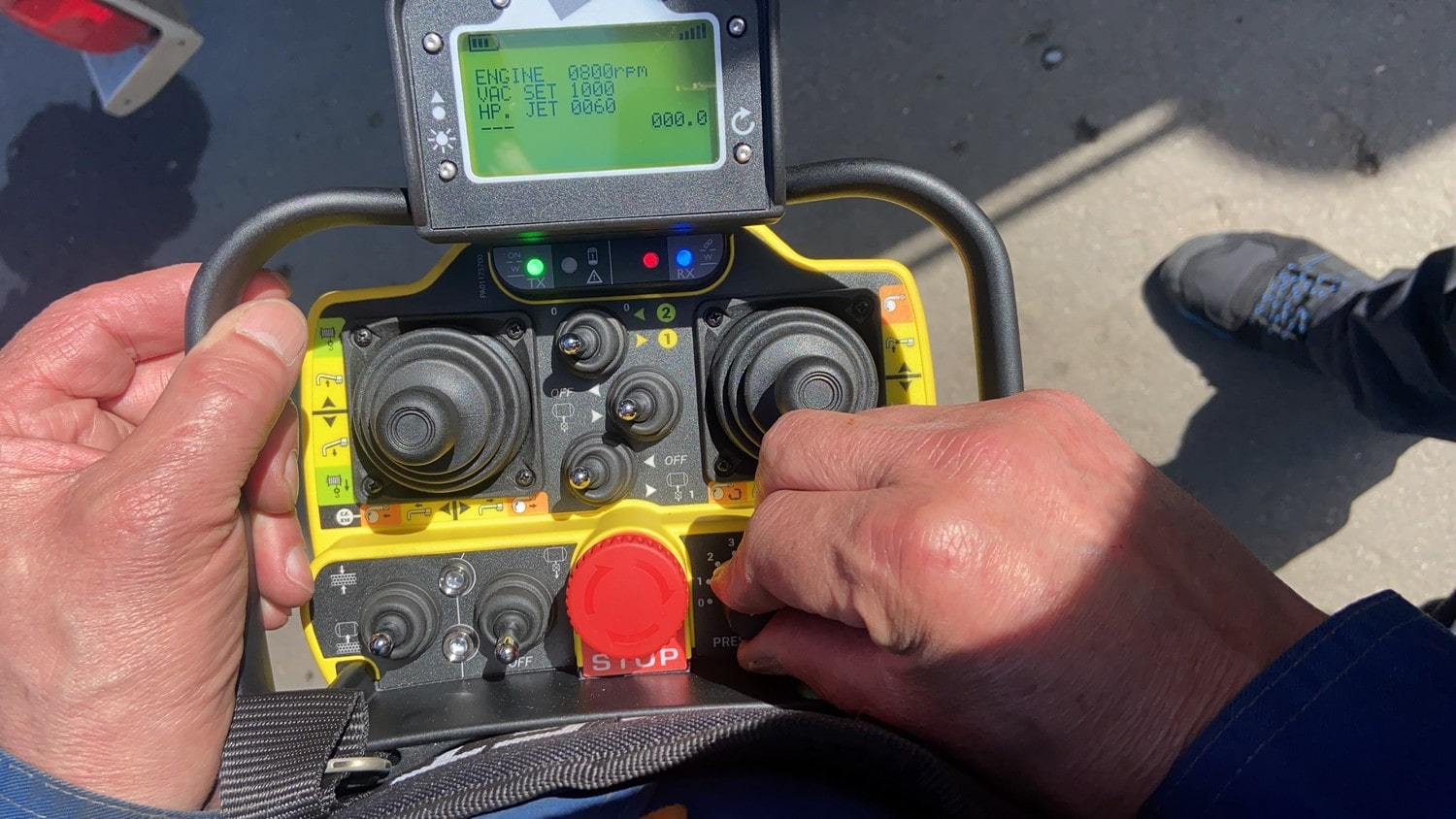 Пульт радиоуправления илососом Jurop Jurop