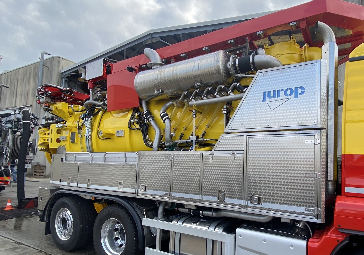 Каналопромывочная машина