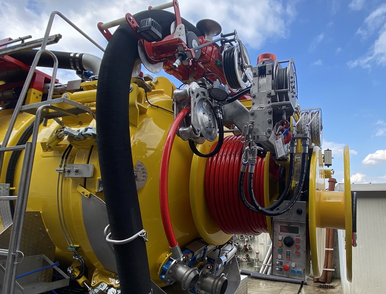 Каналопромывочная машина