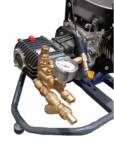 Мойка Комета 15/250 AWD-K с бензиновым двигателем 15 л.с. на тележке